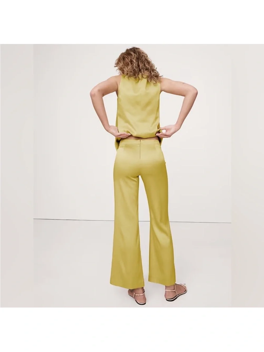 NEW! Banana Republic Mid-Rise Kick-Flare Satin Ankle Pant  #772704 📰